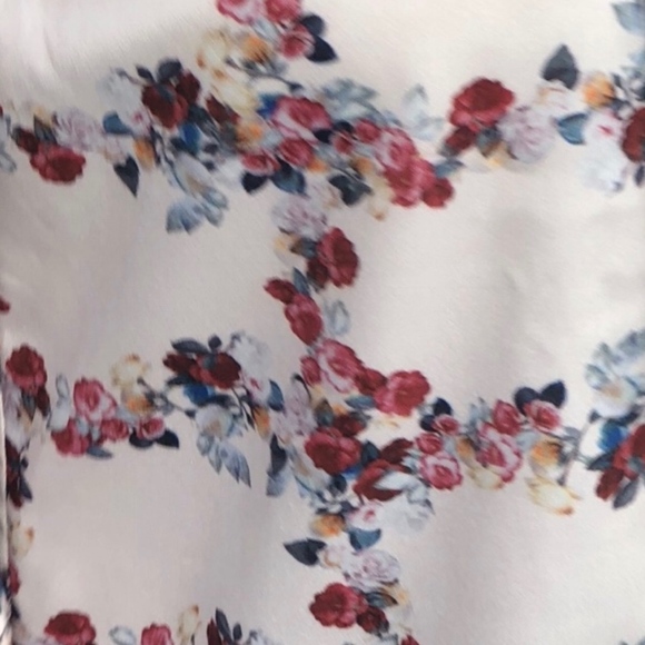 New Mini Floral Shift Dress - Picture 7 of 8